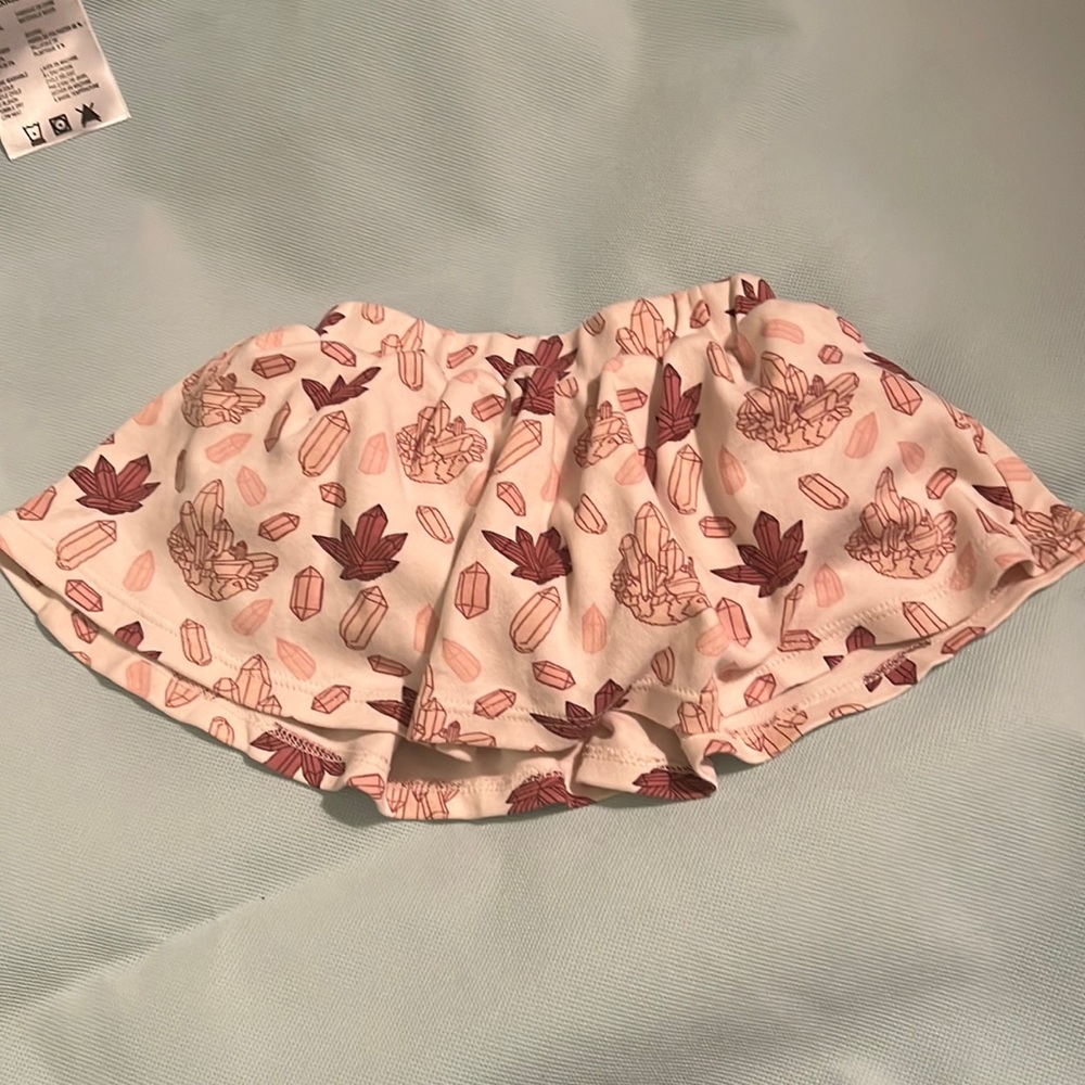 Kate quinn 6-12m bloomer skirt. mauve gemstones